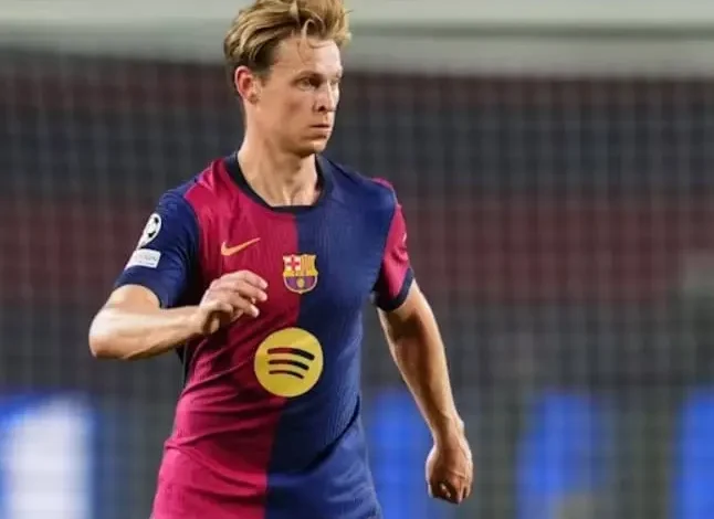 لاعب خط وسط برشلونة فرينكي دي يونج