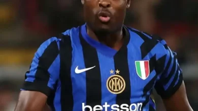 إصابة دينزل دومفريس وسباق مع الزمن لمباراة بايرن ميونيخ