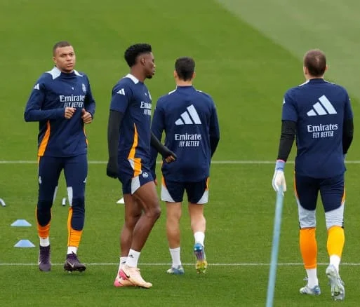 هل سيلعب مبابي ضد برشلونة؟ تشكيلة ريال مدريد