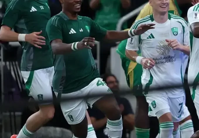 موعد مباراة الأهلي والشباب وما القنوات الناقلة لمباراة الأهلي والشباب