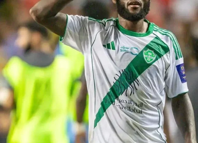 القنوات الناقلة لمباراة الأهلي والقادسية اليوم