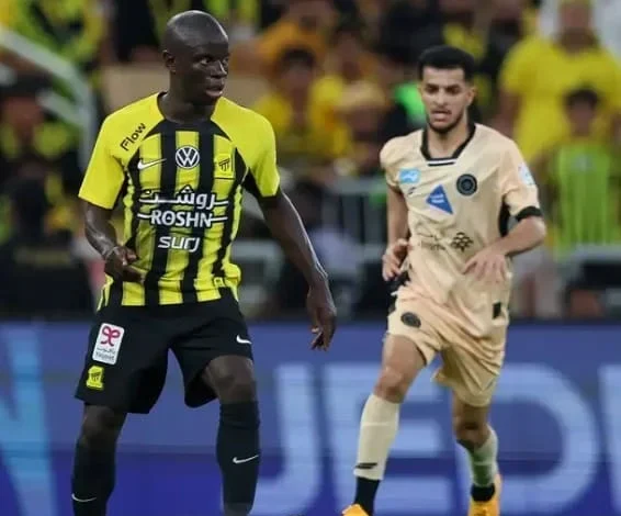 القنوات الناقلة لمباراة الاتحاد والرياض اليوم