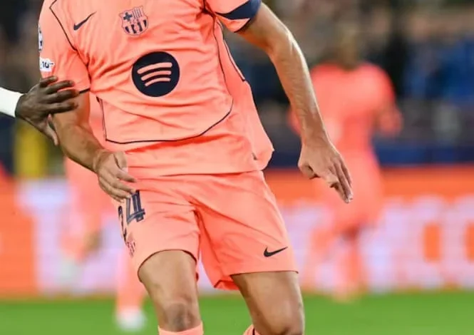 نادي باريس سان جيرمان مهتم بالتعاقد مع لاعب برشلونة إريك غارسيا الذي ينتهي عقده في يونيو 2026.