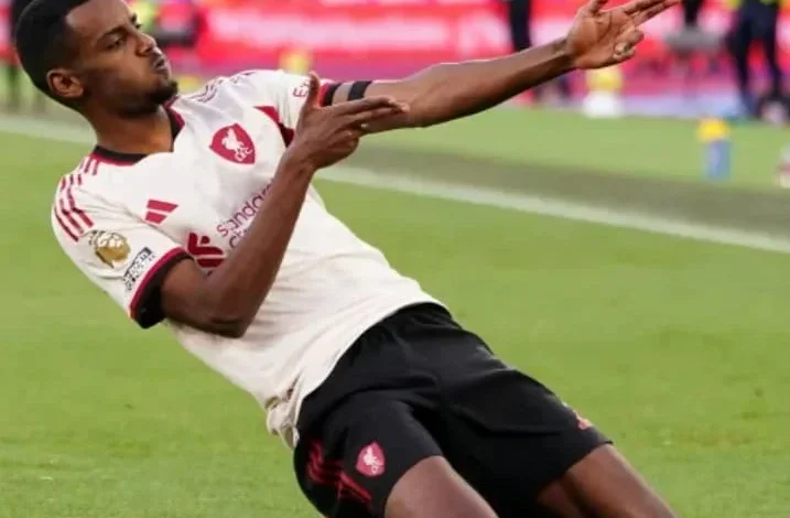 موعد والقنوات الناقلة لمباراة ليفربول وباريس سان جيرمان