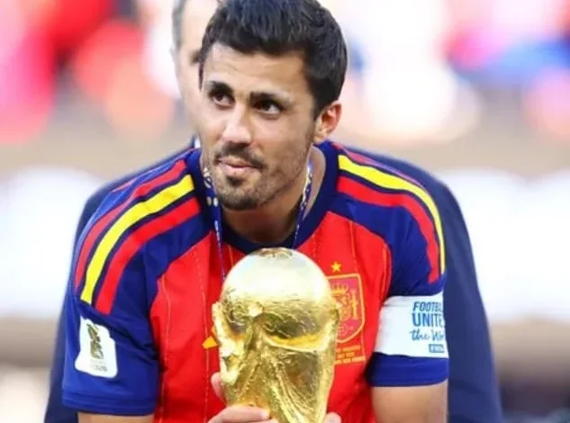 آخر أخبار انتقالات برشلونة 2026 برشلونة يضع بديلا لتعويض فرينكي دي يونغ