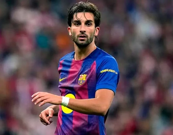 فيران توريس لاعب برشلونة إلى باريس سان جيرمان